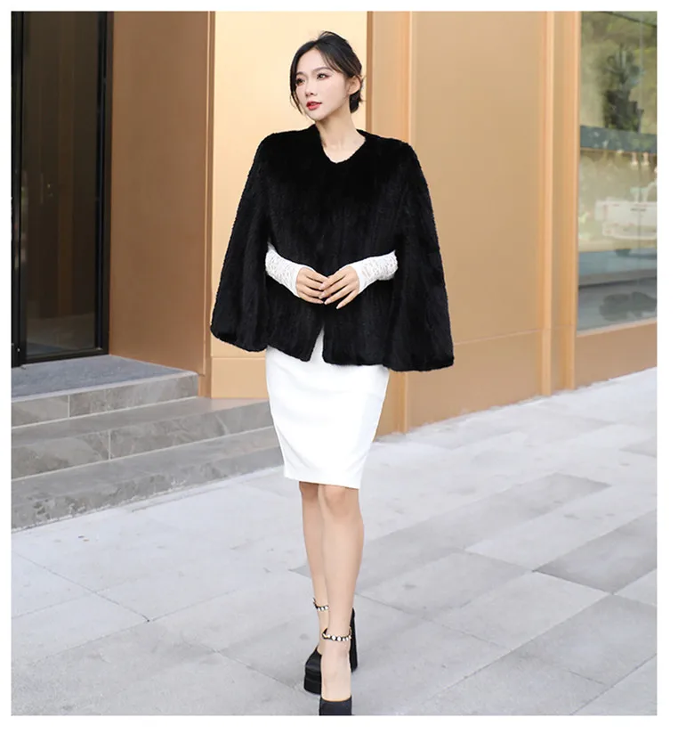 Рисунок 6 - Зимняя женская шаль из натурального меха норки