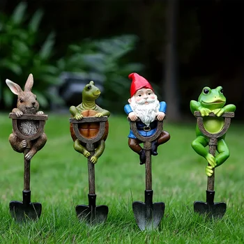 Garden Animal Shovel Decor 1