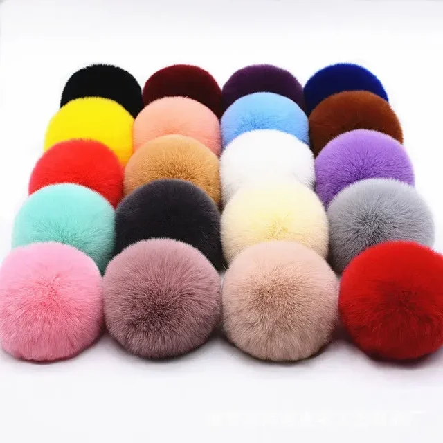 Fluffy Pompoms 1