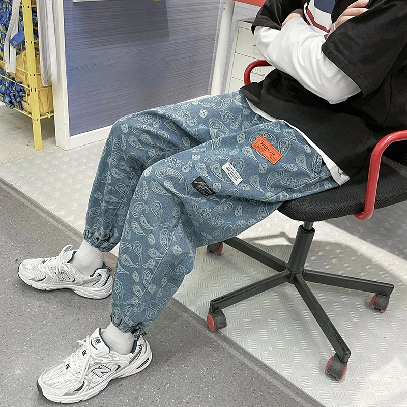 

spring and autumn new men's cashew color nine-point pants Velcro trousers fashion casual jeans