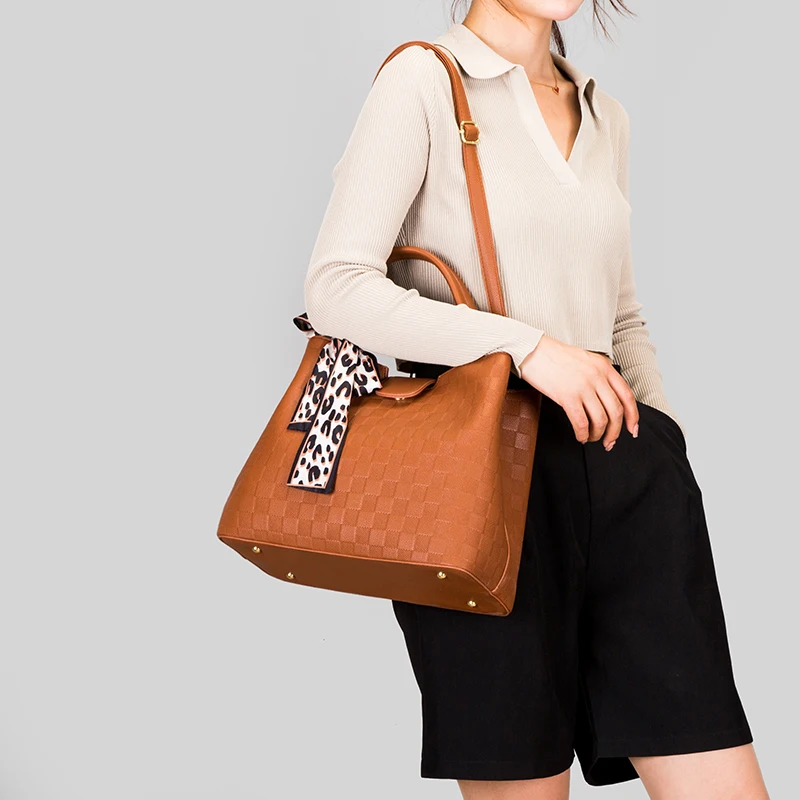 Elegant Three Piece Handbag For Stylish and Trendy Looks