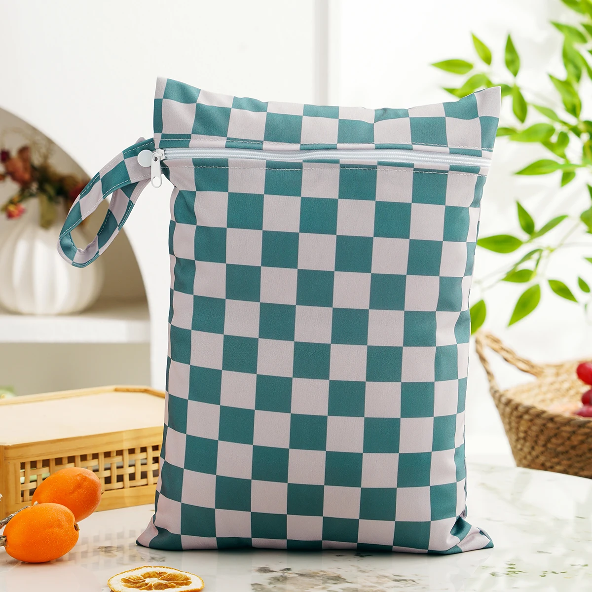 1 PCS PUL Wetbag For Baby Diapers Nappies Reusable Waterproof Diaper Bag 28cmx36cm