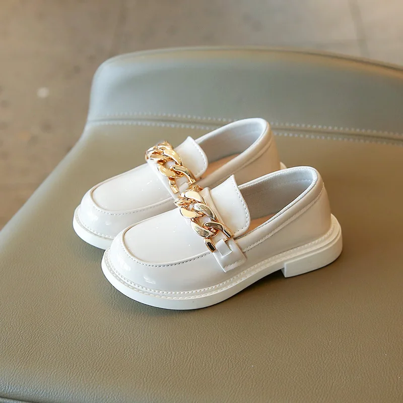 2022 Autumn New Britain Wind Kids Glossy Metal Chains White PU Loafers for Girls Children Fashion Casual School Shoe