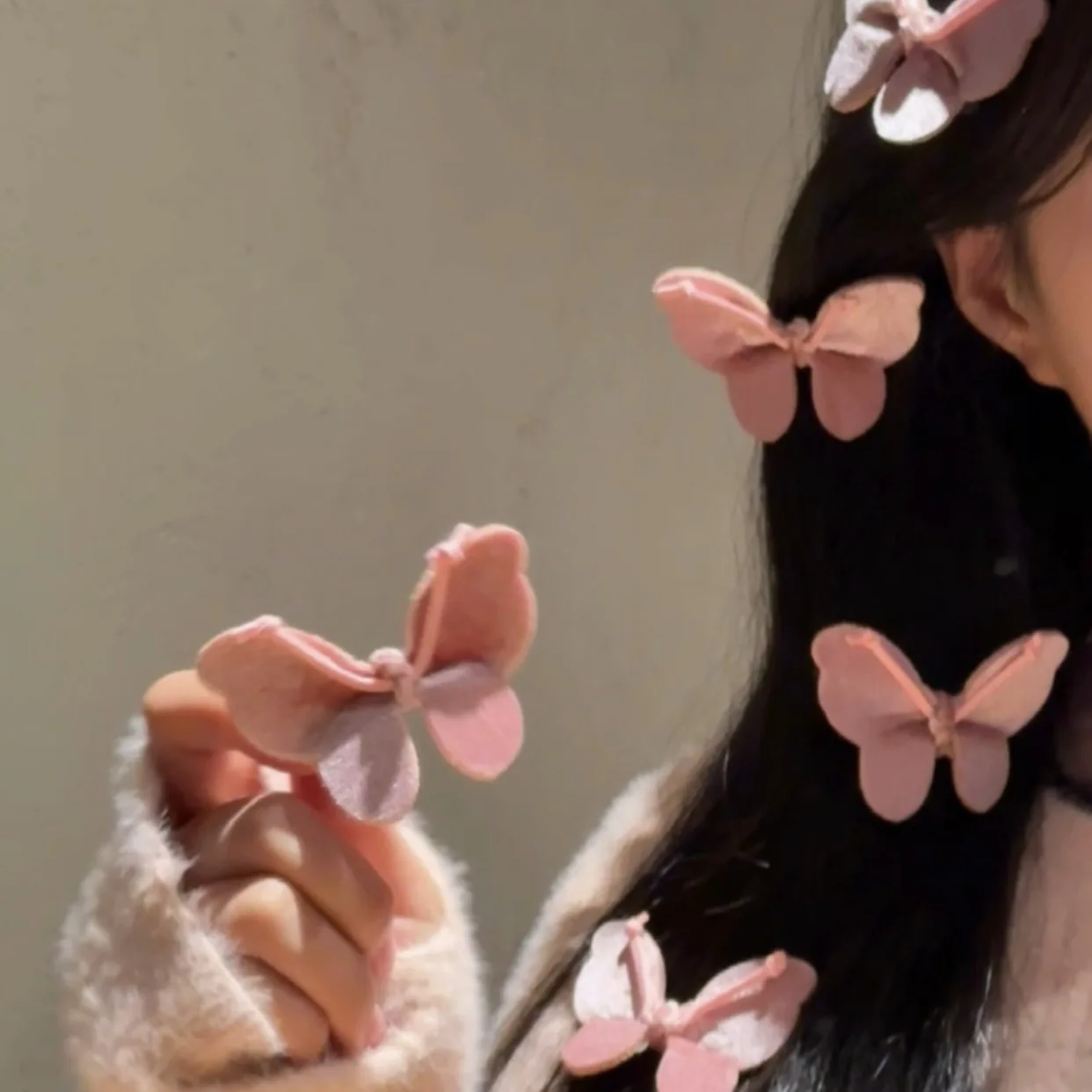 

2PCS Trendy Pink Butterfly Clips Korean Flocking Hair Claws for Women Girls Acrylic Hairpin Hair Clip Barrettes Hair Accessories