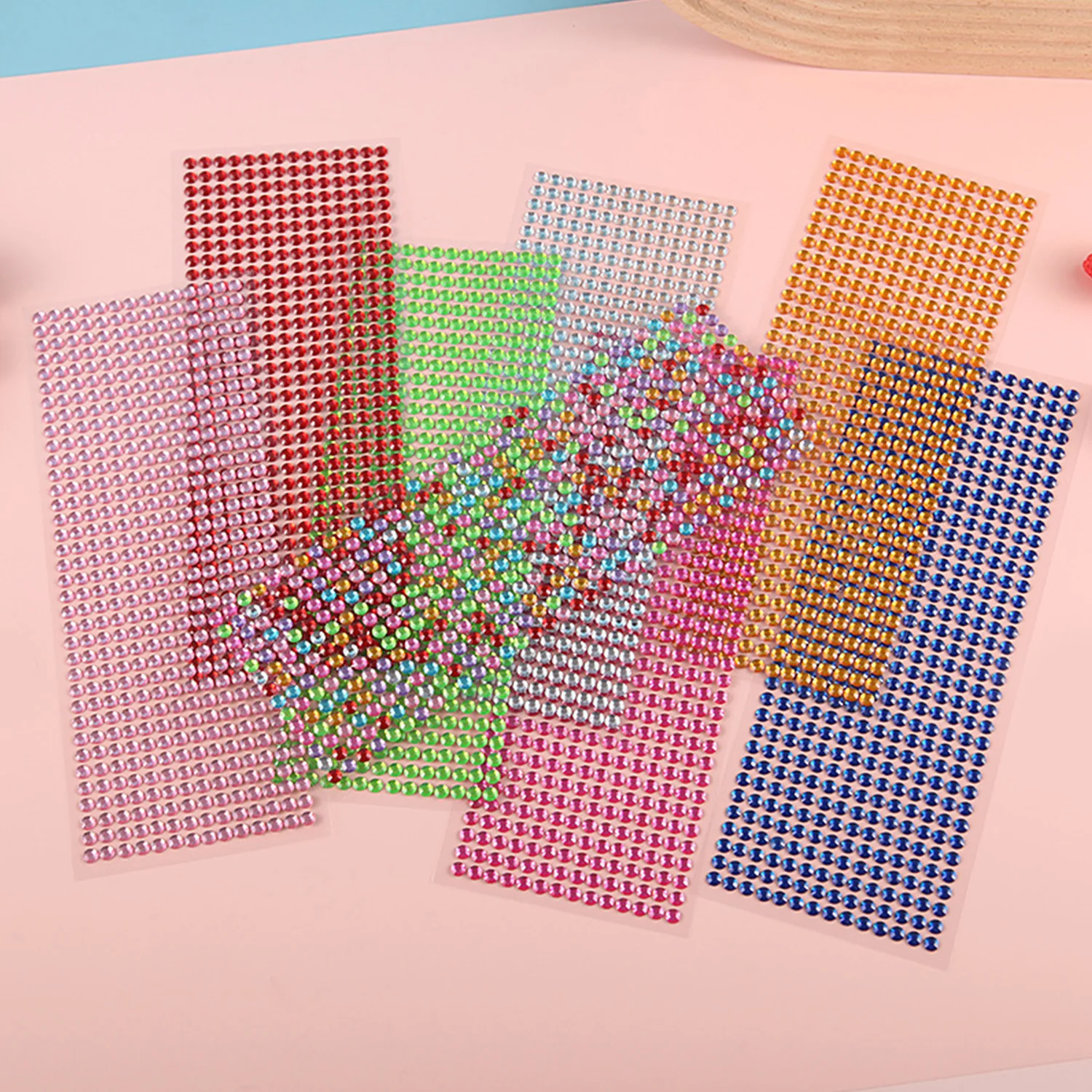 Рисунок 5 - самоклеящиеся акриловые наклейки для телефона