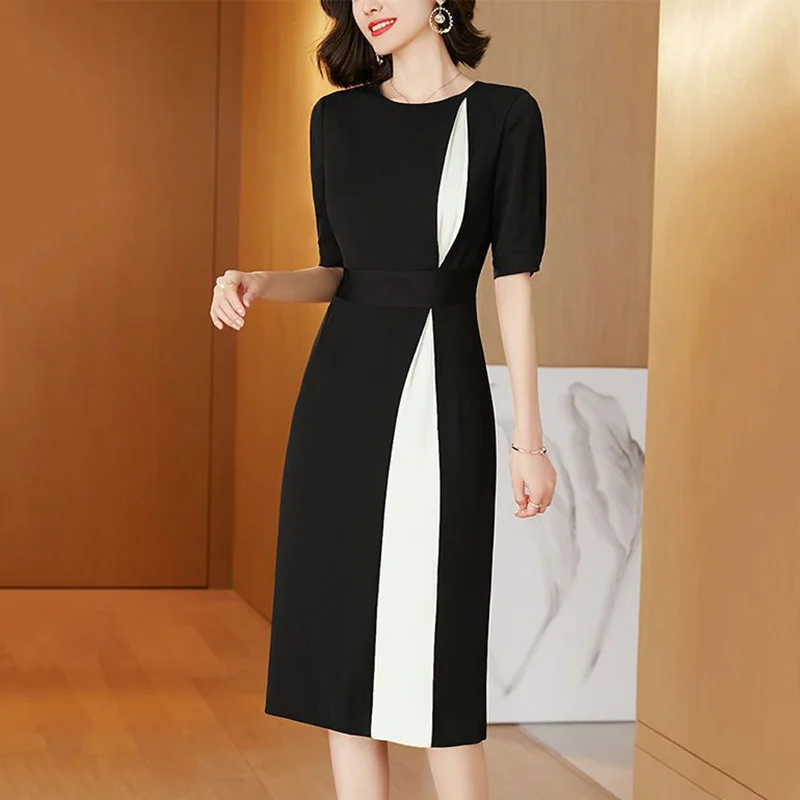 Stylisches Langarmkleid mit gefältelten Details