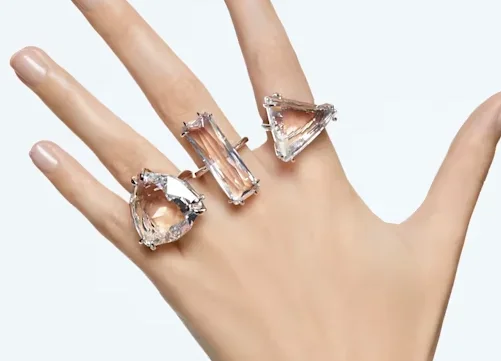 2024 여성용 화려한 보석 반지, 우아하고 세련된 액세서리, 빛나는 크리스탈 디너 파티 선물.