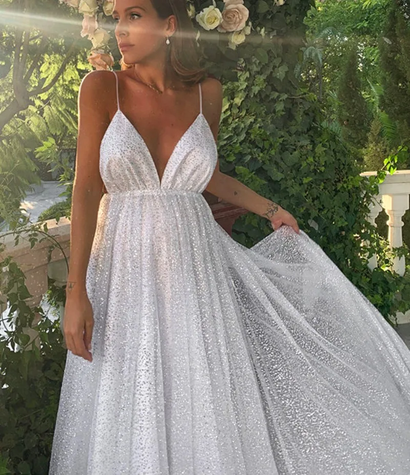 Рисунок 3 - Женское вечернее платье на тонких бретельках