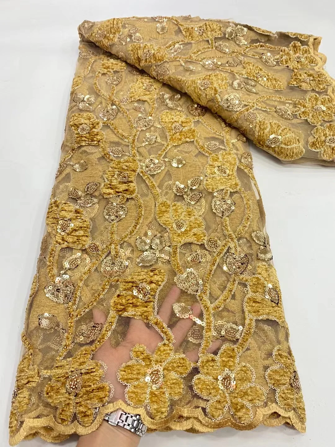 

Gold Nigerian Luxury Beaded Embroidery Mesh Lace Fabric French Handmade Sequins Velvet Lace Fabric For Bridal Evening Dress Sew
