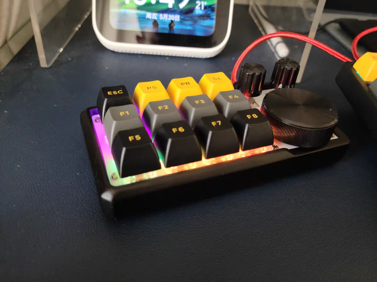 Key, 3 Knob, Hot Swap Designer, One-handed