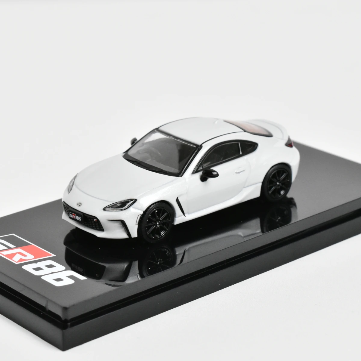 Hobby JAPAN 1:64  GR86 RZ Diecast Model Car 4
