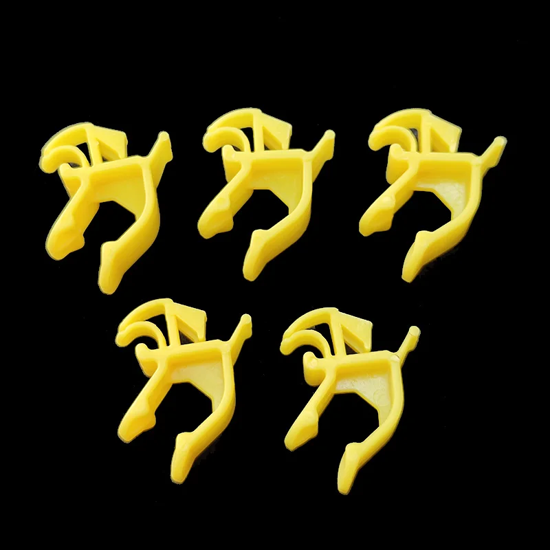 Clip Fissaggio Cofano Ford W709046S300 – Gialla, In ABS, Per Serie MA/MB/MC (2007-2014), TKE, PX, VM