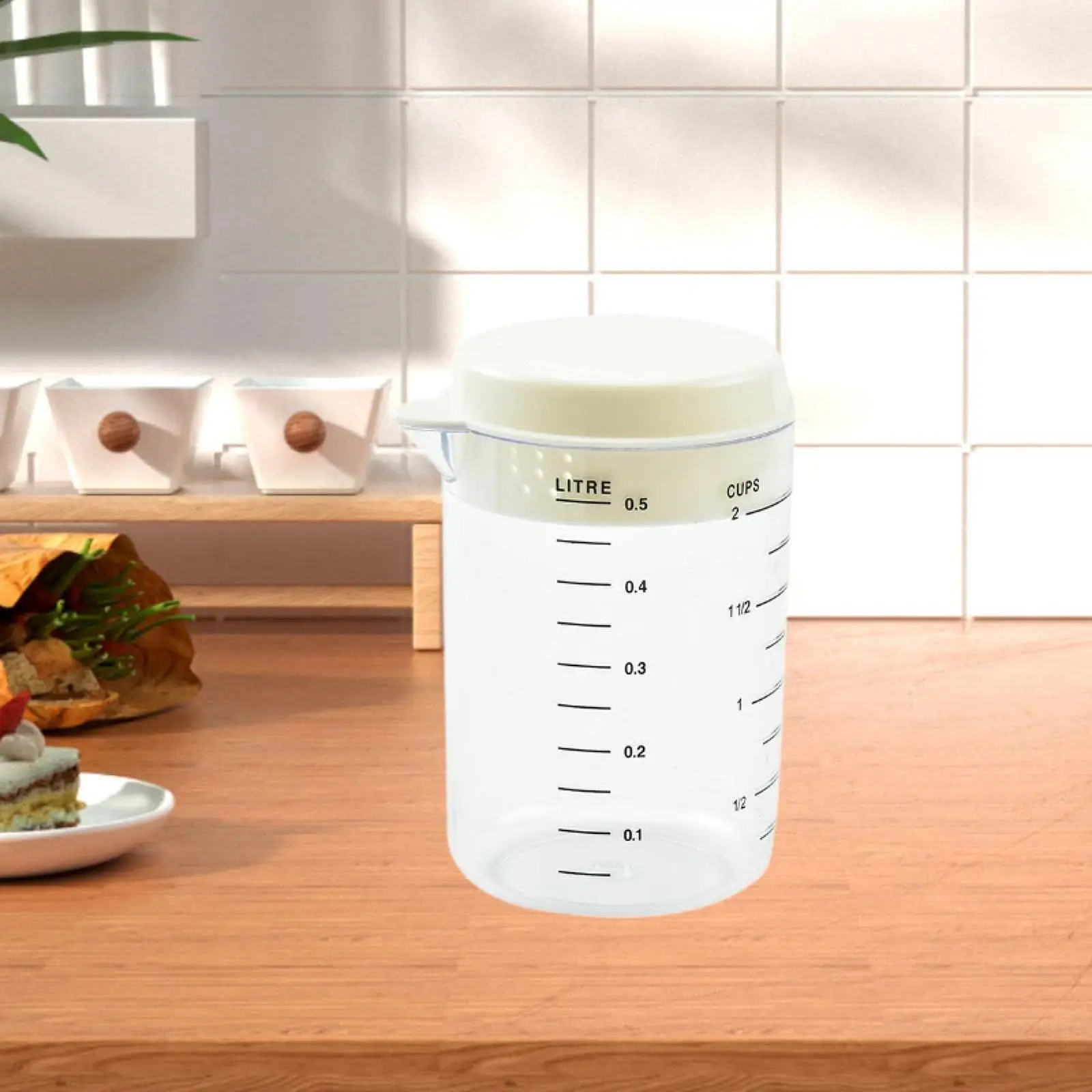 Measuring Cup with Scale 500ml Clear Practical Measure Jug with Cover Kithchen Gadgets for Tea Shop Home Tea Hot and Cold Water