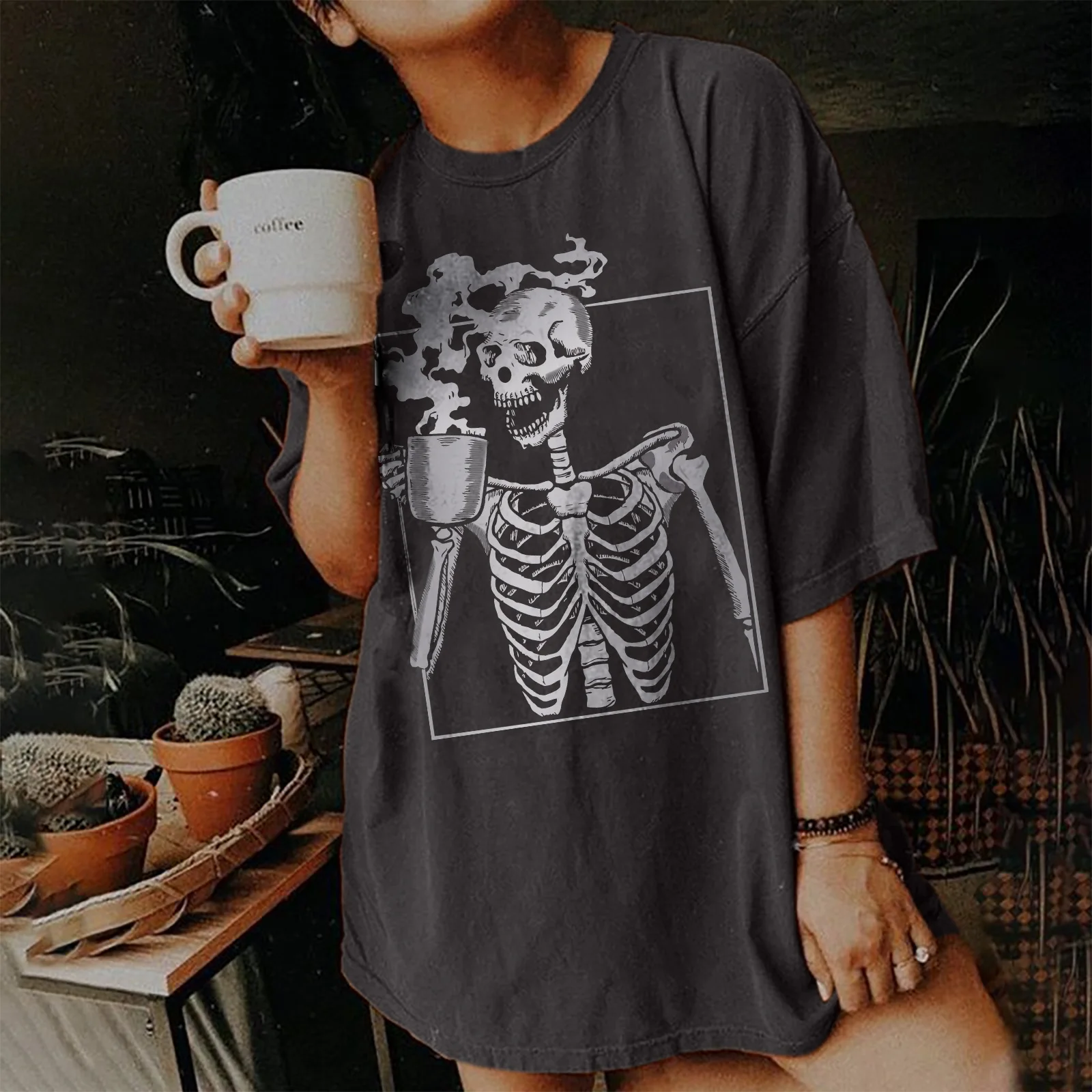 

Seeyoushy 2023 Harajuku Drop Shoulder T-shirt Women Tea-drinking Skull Skeleton Funny Tee Half Hip Hop Summer Punk Clothes Y2K