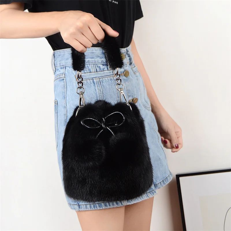2023 New Winter Mink Fur Handbag Women's Bucket Shoulder Bag Real Mink Fur Underarm Bag Designer Furry Fur Handbag For Women