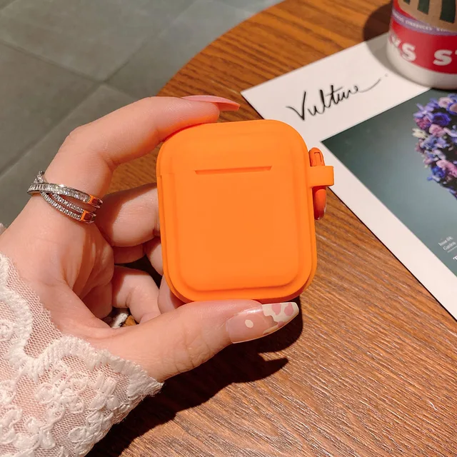 귀여운 펀다 디자인과 내구성으로 에어팟을 안전하게 보호하세요.