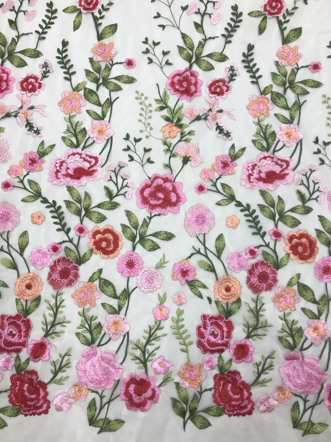 

Popular Flowers embroicered fabric Colorful Thread embroidry French mesh yarn lace Nigeria fabirc For Weddings Evening dresses