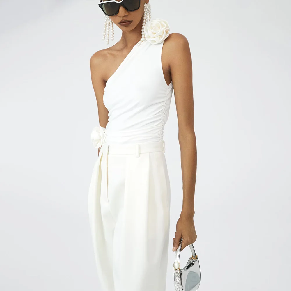 

23 years of personalized minimalist three-dimensional rose high-stretch pleated floral slant shoulder bottoming strapless camiso