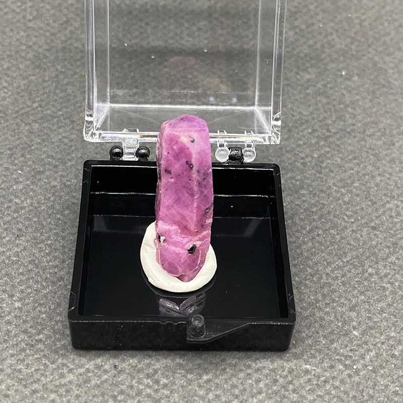 100%  Natural Myanmar ruby Mineral Specimens Stones and Crystals Healing Crystal   +Box size:35*35*35 mm