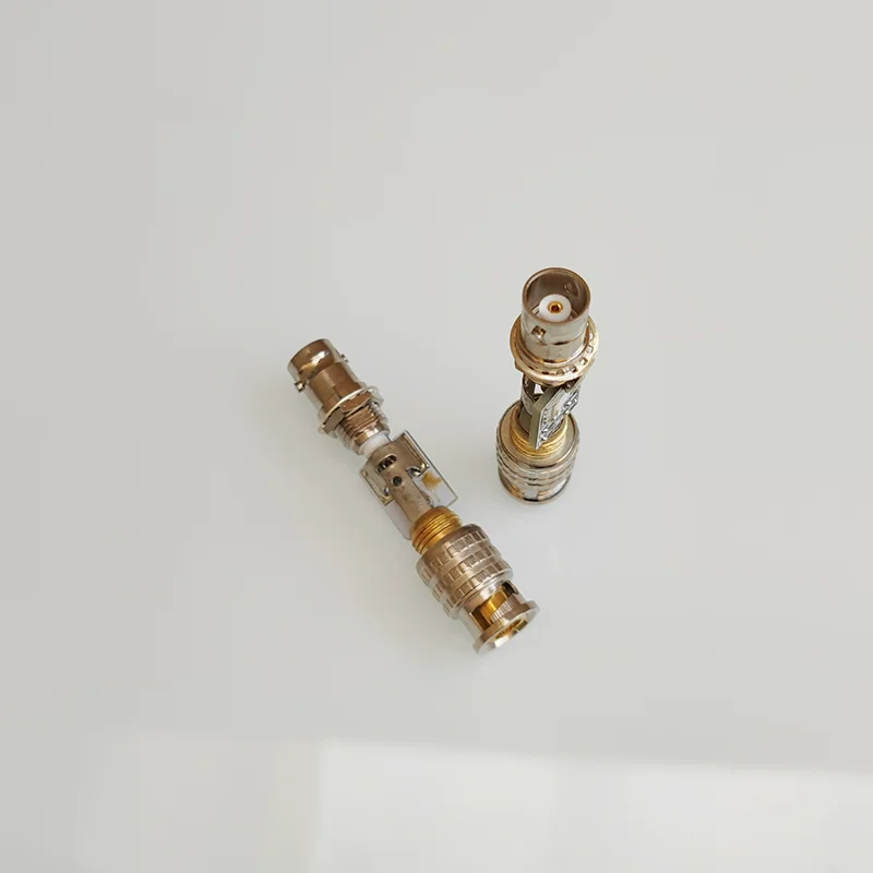 DIY attenuator oscilloscope accessory attenuates voltage signals 3