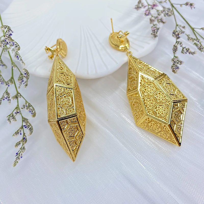 Hot Selling Fashion Jewelry Dubai Bohemian Style Gold Plated Hollow Drop Earrings For Women Wedding Party Anniversary Gift