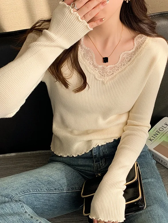

2023 Autumn/Winter Underlay Women's New Style High Grade V-Neck Knit Black Sweater Fashionable Slim Fit Top