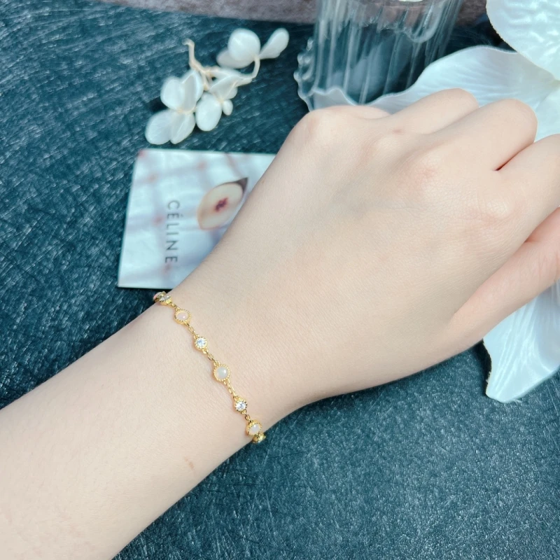 

A Combination Of Retro And Fashionable 925 Sterling Silver Material Inlaid With Natural Opal Women's Bracelet