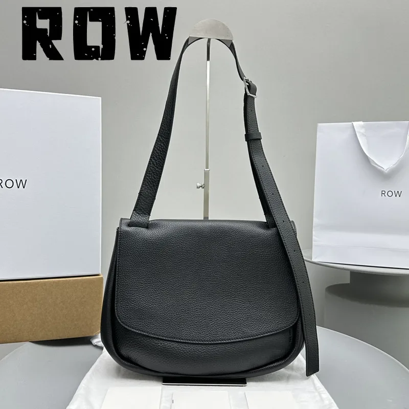 

R0W 2023 Women's Black Diagonal Straddle Shoulder Bag with Magnetic Buckle Design Cowhide Postman Bag