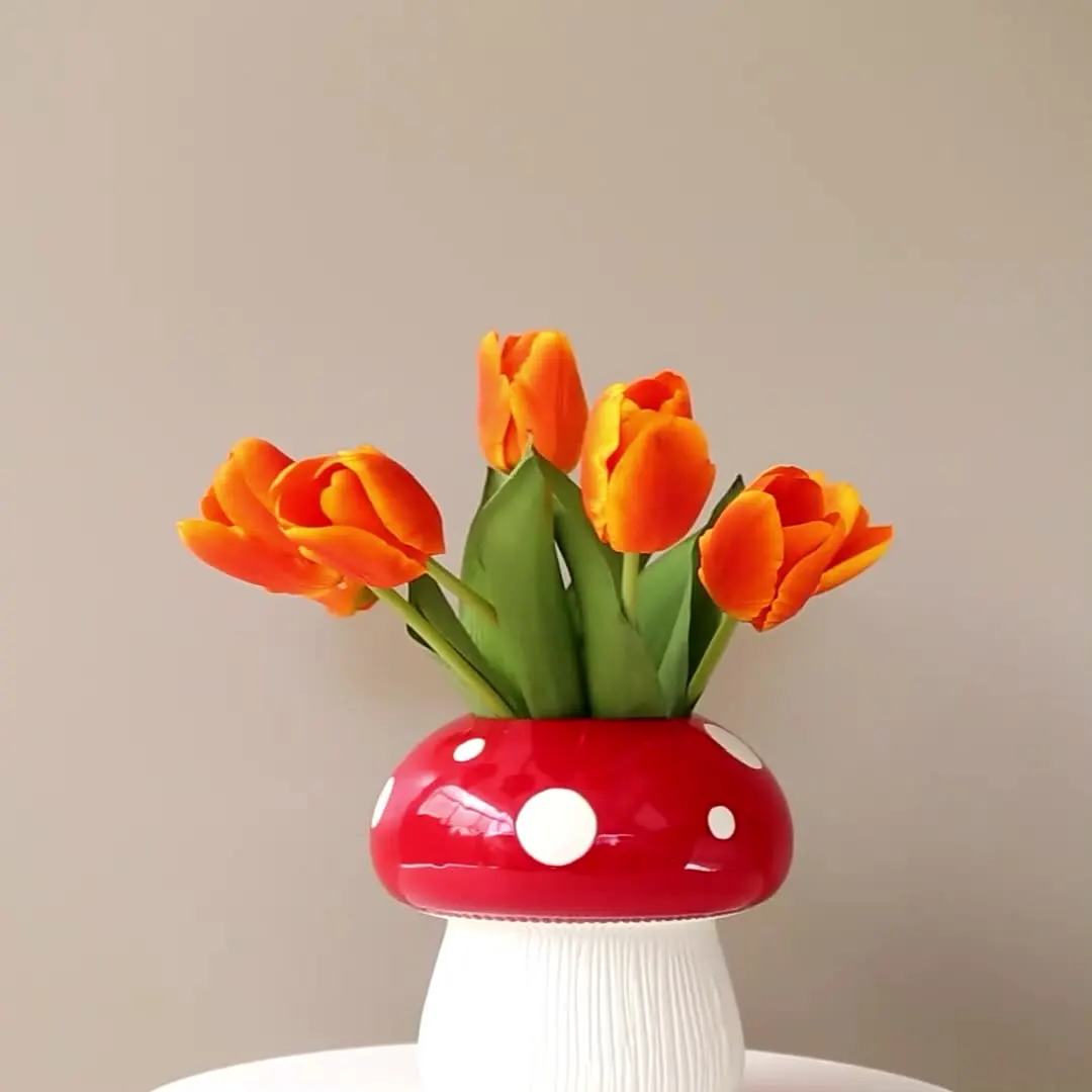 

Creative Mushroom Ceramic Vase Living Room Desktop Flower Arrangement Planters Lovely Garden Decoration Indoor Art Crafts Gifts