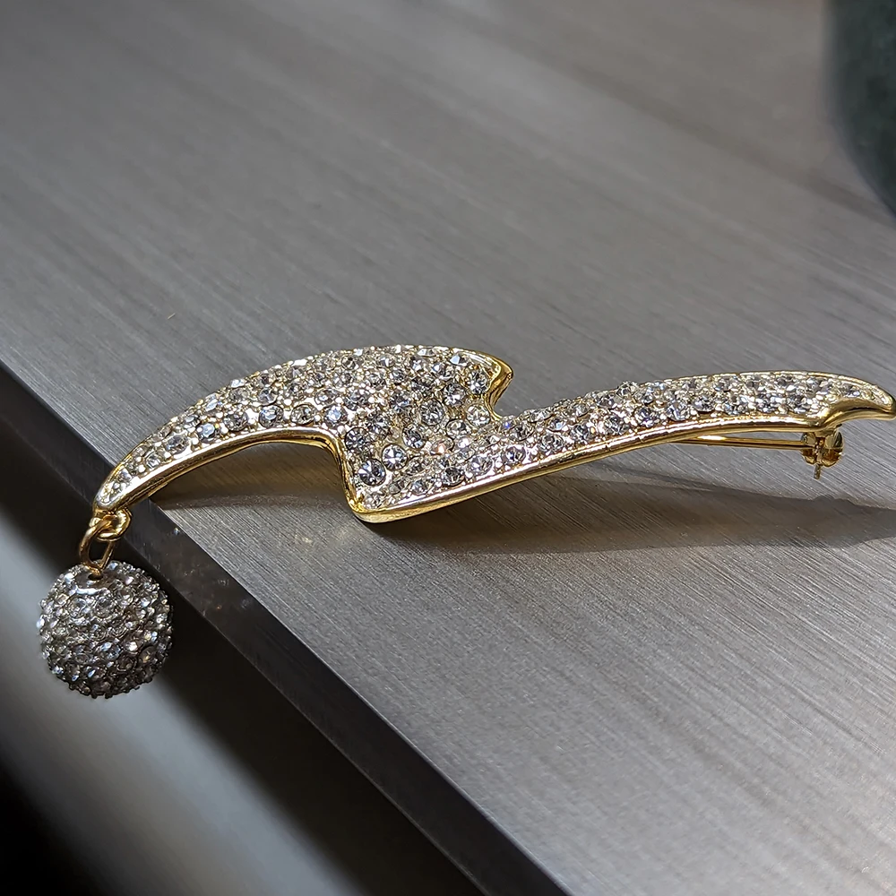 

Crystal fashion Brooches