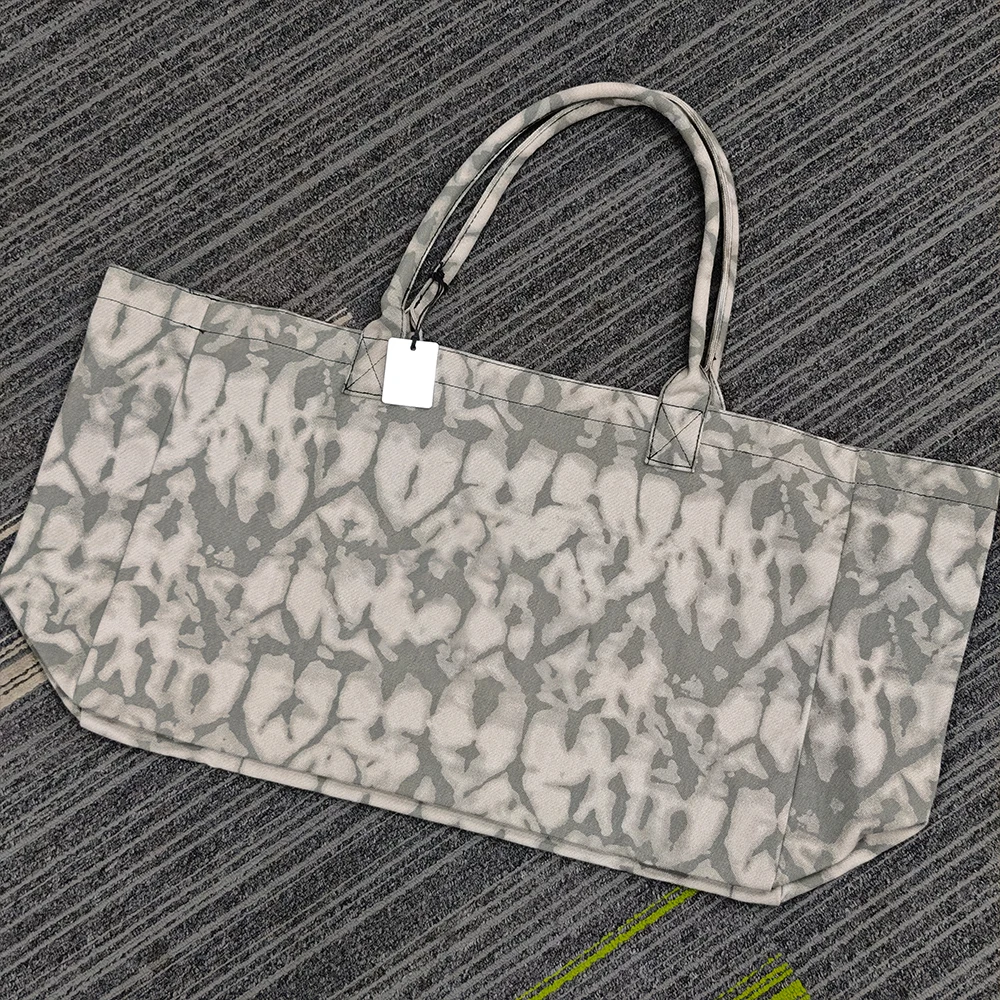 Versatile Camouflage Canvas Tote - Large Capacity Sports & Leisure Bag