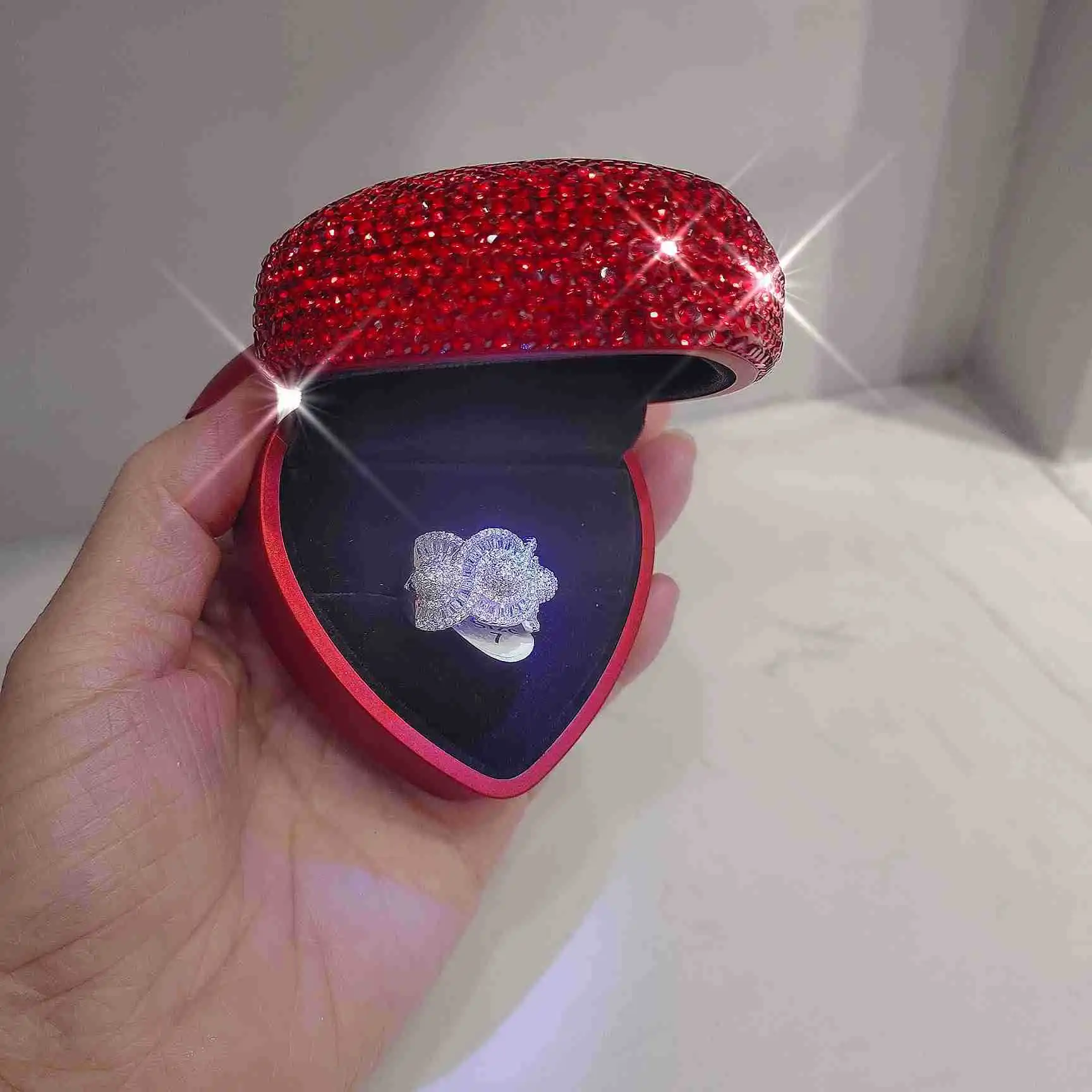 Luxury Bling Rhinestone Cystal Jewelry Boxes Luxury Ring Necklace Pendant Jewelry Storage Box Heart Shape Wedding Lovers Gift