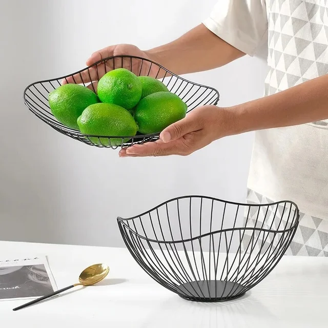 Nordic-Style Metal Wire Fruit Bowl 3