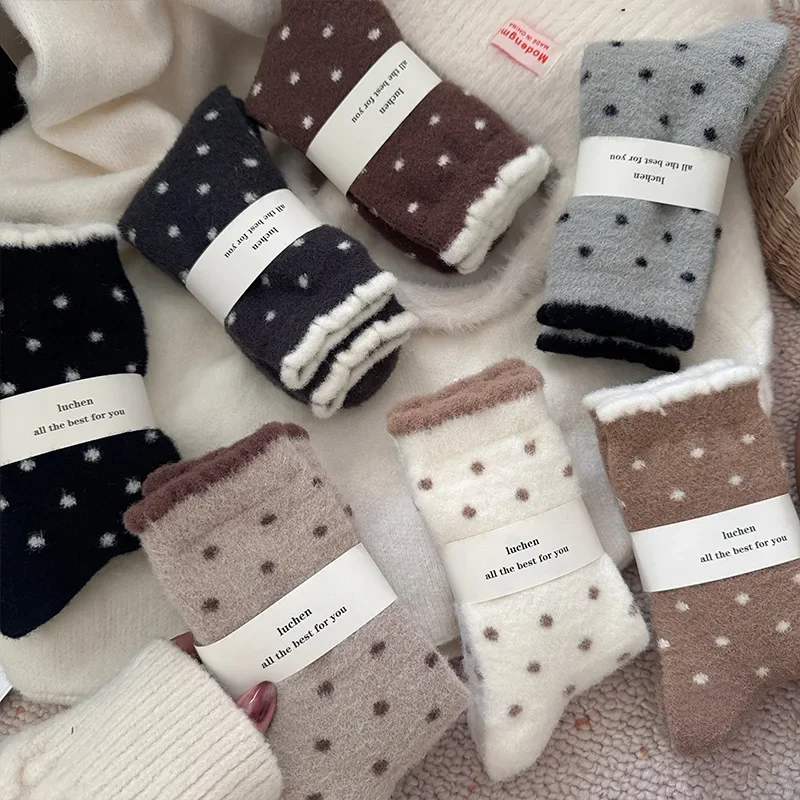 Winter Warme Verdickte Polka Dot Plüsch Socken Frauen Mädchen Mid-kalb Socken Herbst Verdickt Gepolsterte Warme Socken Hause schlaf Boden Sox – Detail 2