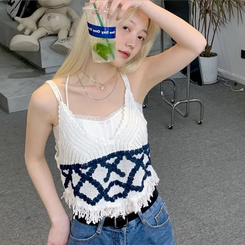 

2024 Retro Halter Knitted Women's Vest Design Perceptual Color Matching Hook Flower Hollow Fringe Small Wear Short Top