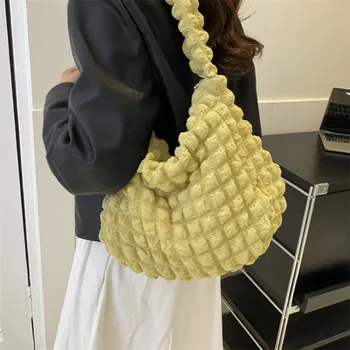 حقيبة كروس مع تصميم مطوي حقيبة كتف منقوشة مطرزة تحت الإبط حقائب بسيطة ذات سعة كبيرة مبطنة للنساء 6