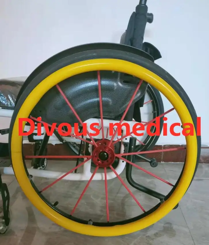 Un paio di accessori per sedie a rotelle con anello di spinta anti marinaio in silicone da 24 pollici adatti per sedie a rotelle manuali e sedie a rotelle sportive - immagine 5