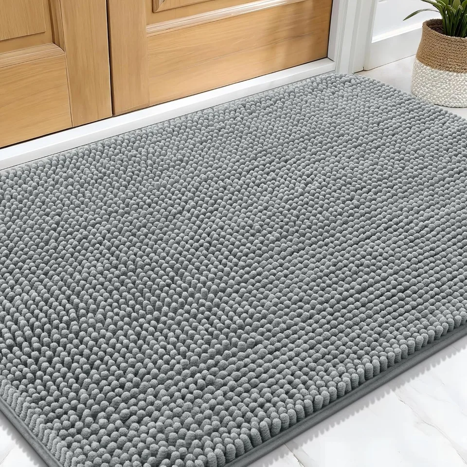 Absorbent Chenille Dog Door Mat for Muddy Paws