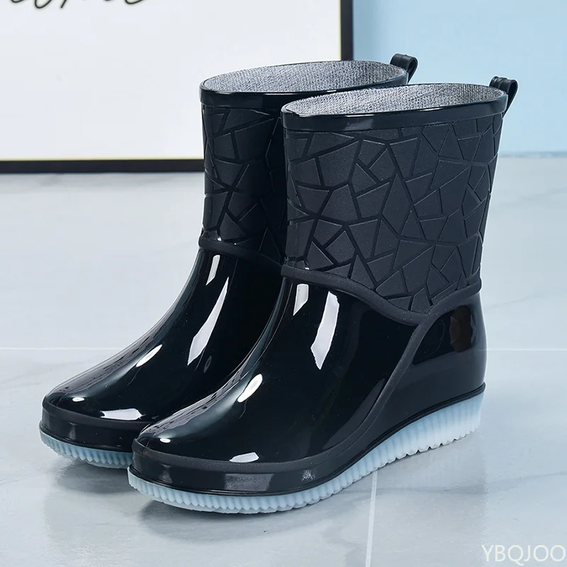 Four Seasons Jelly Anti Slip Thick Fashion New Waterproof Shoes for Women Wear Wear Wear Resistant Short Tube Rain Boots 2026