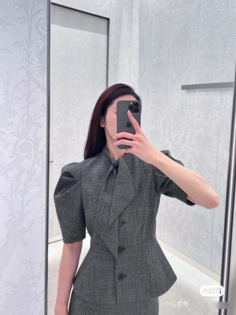 

Korean style girl luxury fashion casual trend temperament versatile elegant and generous bow bubble sleeve top