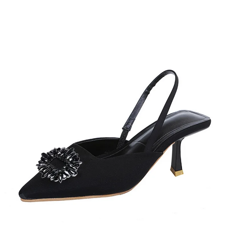 mid-heel black