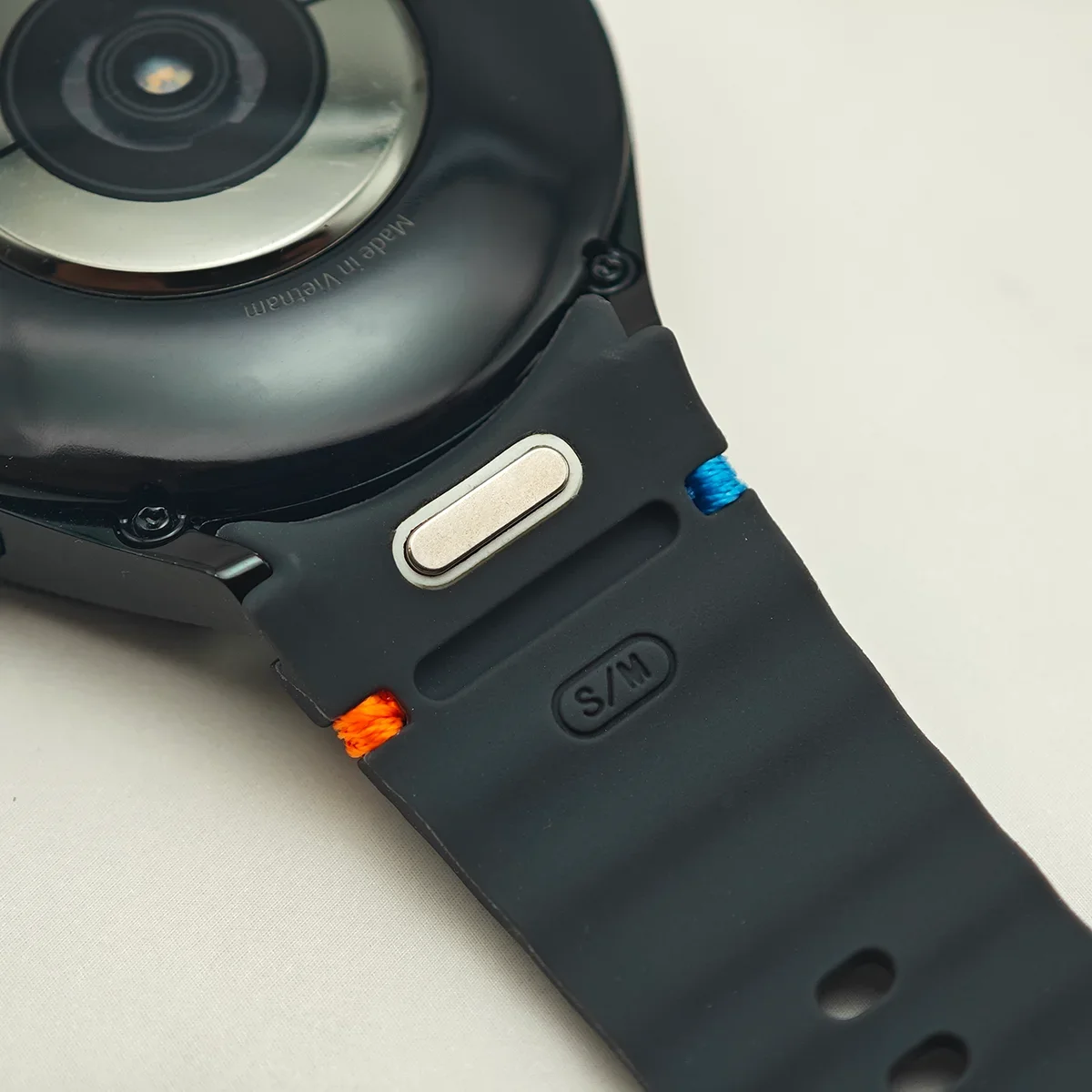 Seamless Quick Release Silicone Watch Strap - Versatile Design