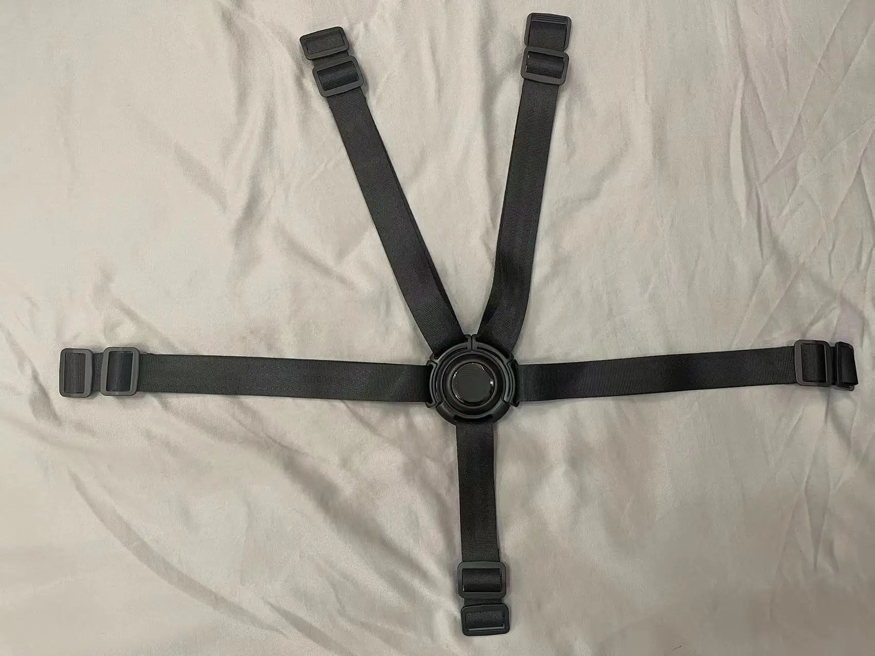 Adjustable 5 Point Harness is suitable for most types of strollers, pushchair, high chairs, pram,car baby safety seats, buggy