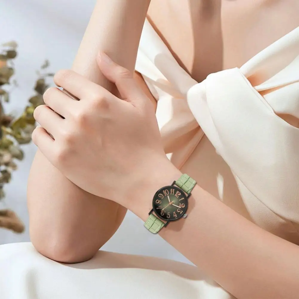 

Quartz Movement Ladies Timepiece Stylish Women's Casual Watch with Large Number Dial Faux Leather Strap Quartz for Girls