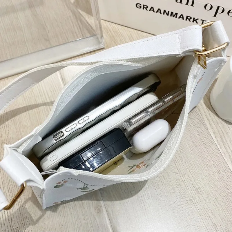 Cute Embroidered Women's Armpit Bag Elegant Shoulder Bag Luxury Designer Handbag for Office Commuting Daily