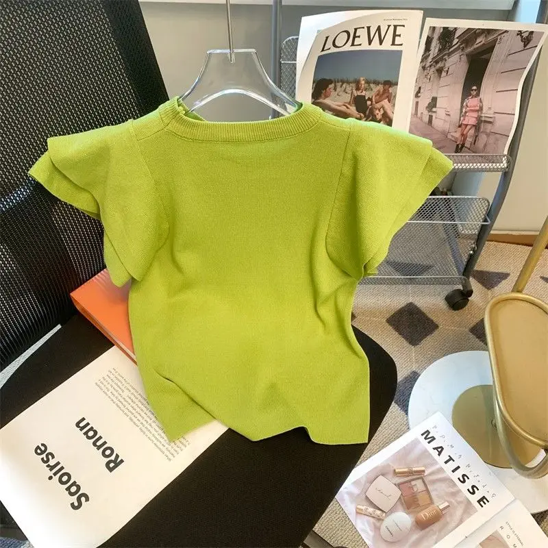 Рисунок 2 - Женская трикотажная футболка с оборками на рукавах