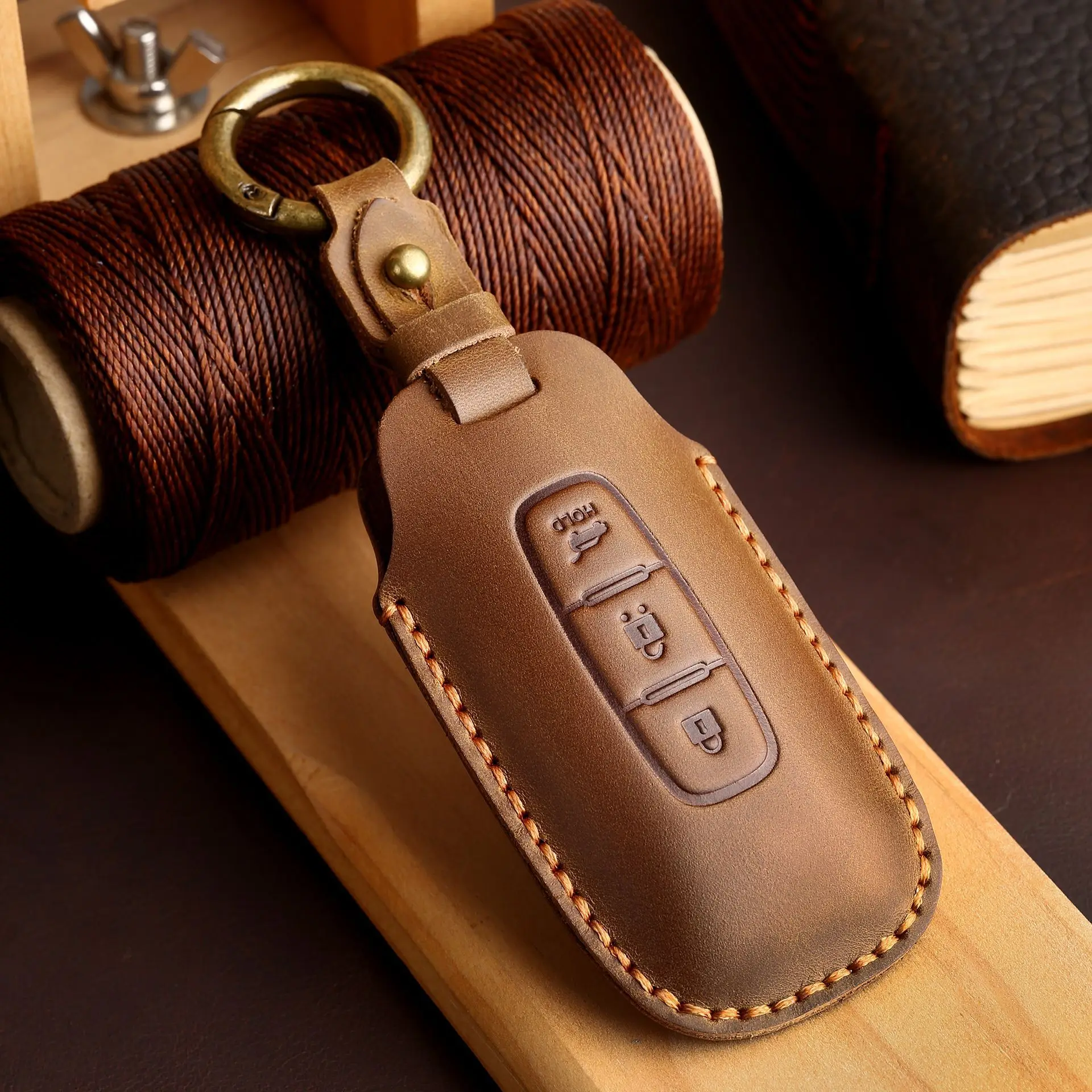 

Genuine Leather Key Case for Nissan Qashqai j10 j11 j12 Protective Keychain Keyless with Metal Buckle Interior Accessories