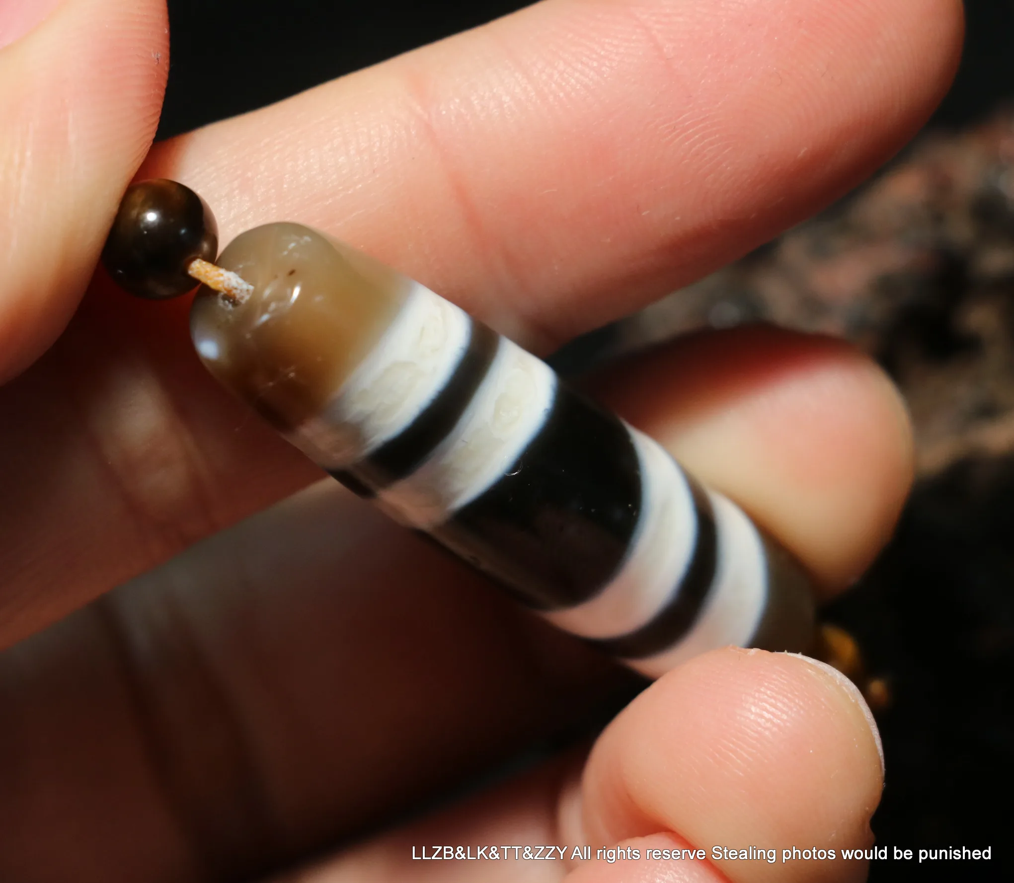 Treasure Magic Energy Tibetan old Agate Oily Patina 4 Line Healer Medicine dZi Bead Totem 1211 Talisman Lkbrother UPD221211A12