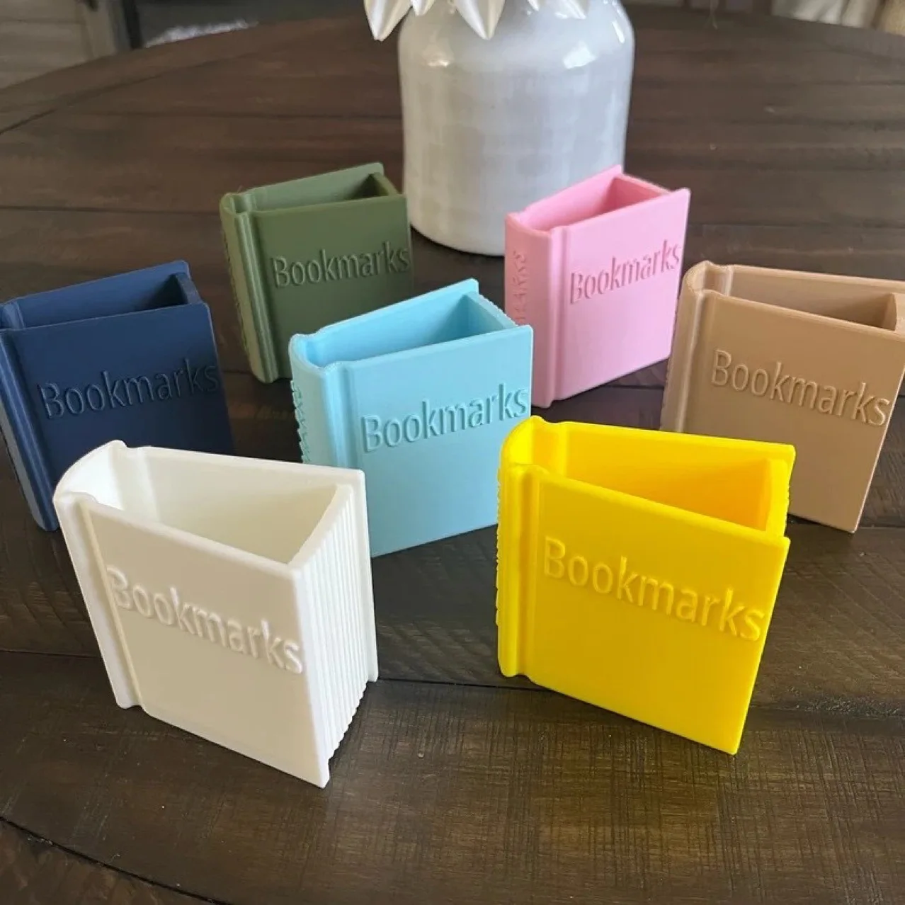 Charming 3D Printed Book-Shaped Bookmark Holder - Thoughtful Gift