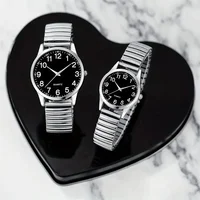 Montre à quartz avec bracelet élastique en alliage noir, chiffres arabes, pour homme et femme, coffret cadeau pour les amoureux. 1